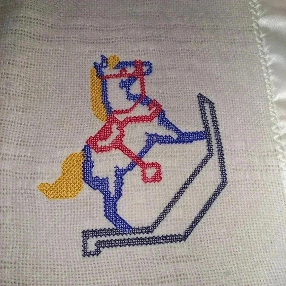 VTG USA 45X54 Faribo Ivory Waffel Weave Wool Acrylic Baby Blanket Satin Trim - Picture 3 of 12